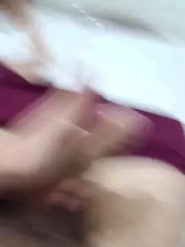 Play complete video titled Gay sex chat with Moreno25nn