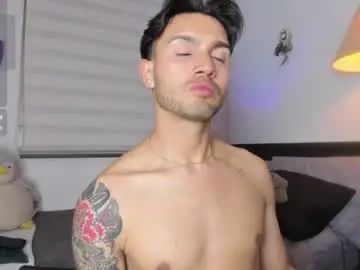 Play uncut video called Gay sex chat with leoo_carter