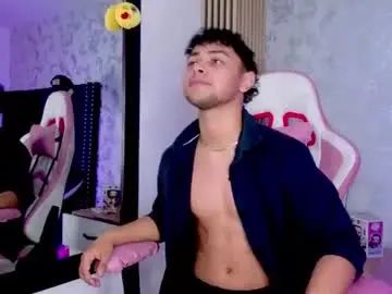 Play full scene called Gay sex chat with luke_cross