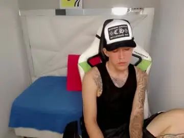 Play this uncut scene named Gay sex chat with delaware_
