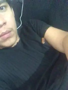 Stream this uncensored scene titled Gay sex chat with Calinhonovinho