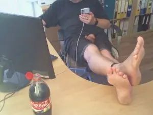 Stream this complete video titled Gay sex chat with BarefootD