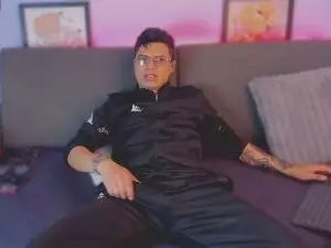 Stream the hardcore video called Gay sex chat with AquilesTaylor