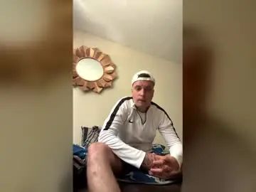 Play complete clip of Gay sex chat with stardawg15