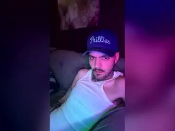 Play the complete scene of Gay sex chat with str8topstud691