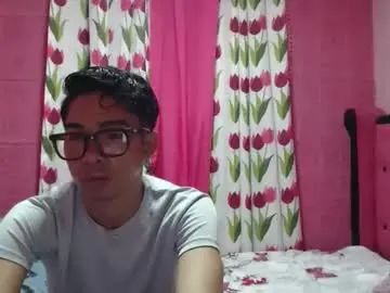 View the complete movie titled Gay sex chat with mrheartthief