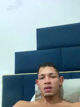 Watch this full clip named Gay sex chat with Mlknovinhooo