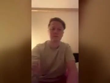 Play the complete clip titled Gay sex chat with callumreeton