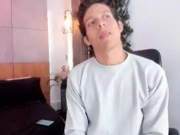 Play complete video of Gay sex chat with levinfox