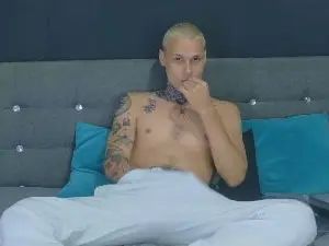 Enjoy watching hardcore movie of Gay sex chat with touchingthesky