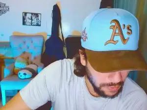 View uncut clip of Gay sex chat with kraven_wolf