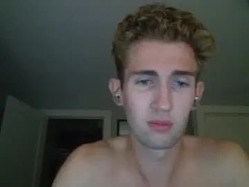 Enjoy watching the complete scene called Gay sex chat with brokeboymn