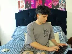 Watch complete video named Gay sex chat with zoren33