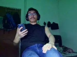 Stream complete scene titled Gay sex chat with syaitandarren