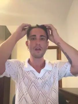 View this HD clip of Gay sex chat with Likeagigo