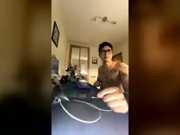 Watch this hardcore scene titled Gay sex chat with jrweedman77