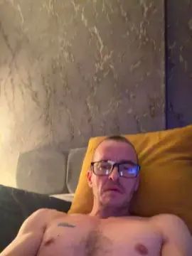 Watch the complete video of Gay sex chat with Biggerbenz007