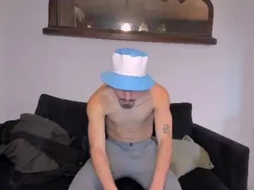 Watch this complete scene of Gay sex chat with bourbonwaldo
