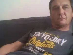 Play this uncut video called Gay sex chat with ludovic