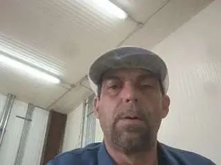 Stream this complete scene named Gay sex chat with redwolfafteryou