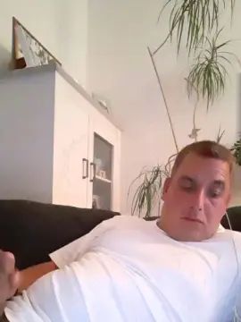 Stream complete scene titled Gay sex chat with Tobi20314